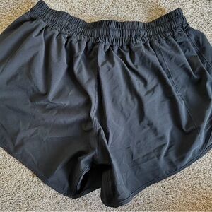 Lululemon Women’s Size 10 Black Tracker 3 " Inseam Activewear Lined Shorts Gym